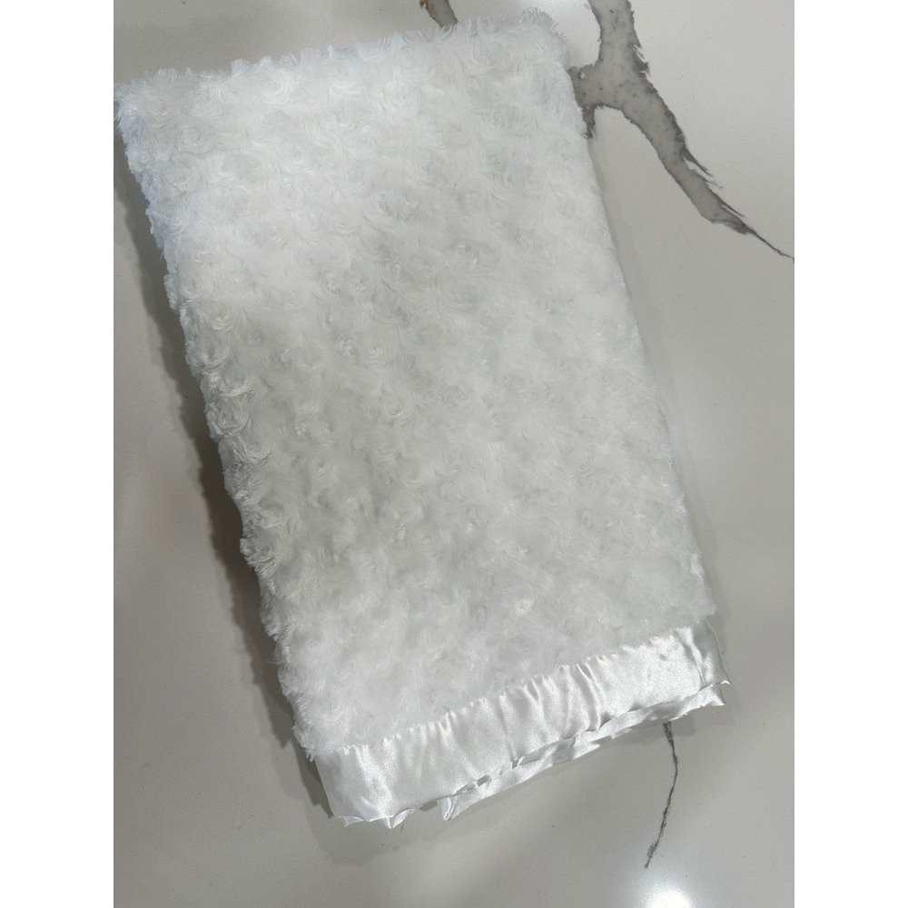 Blankets & Beyond White Rosebud‎ Swirl Faux Fur Satin Back Baby Security Blanket